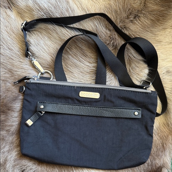 Baggallini Handbags - Baggallini Black Crossbody Bag with Silver Accents